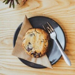 Peanut Butter & Choc Chip Cookie